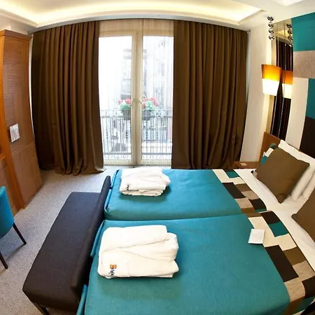Collage Taksim Hotel Istanbul
