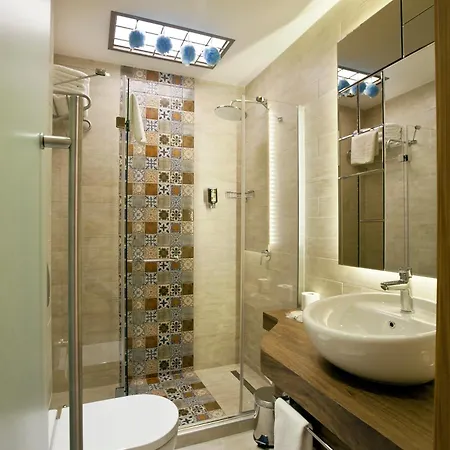Collage Taksim Hotel