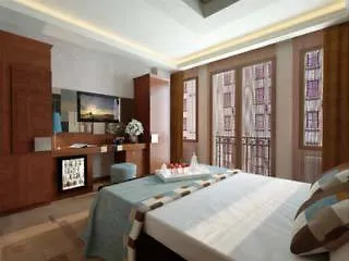 Collage Taksim 3*