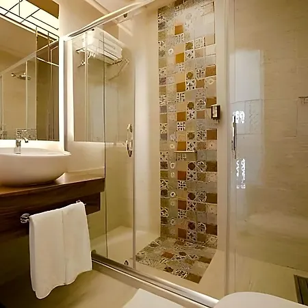 Hotel Collage Taksim