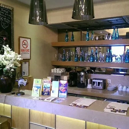 考勒塔克西姆酒店 3*