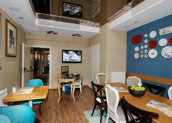 Collage Taksim 이스탄불