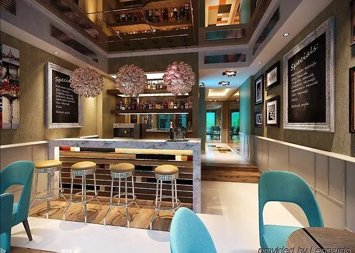 Collage Taksim Szálloda 3*