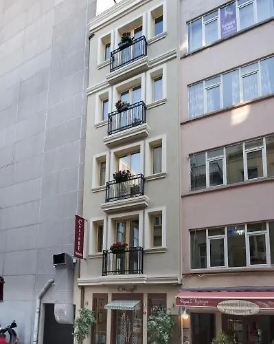 Collage Taksim Szálloda 3*