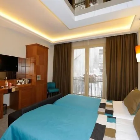 Hotel Collage Taksim 3*