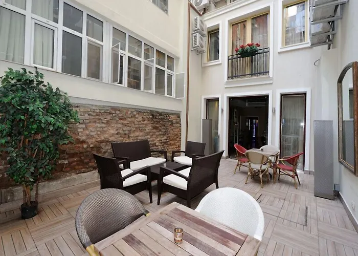 Hotel Collage Taksim