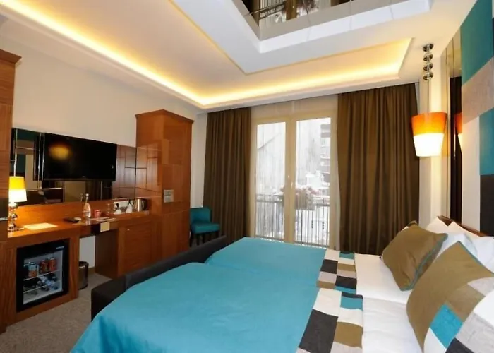 Hotel Collage Taksim 3*