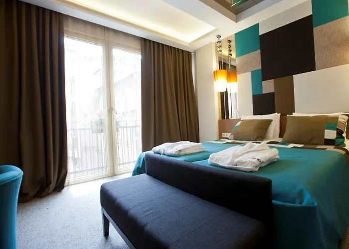 Collage Taksim Hotel