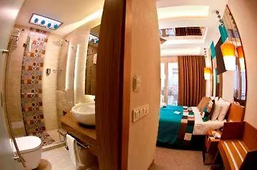 Collage Taksim Hotell Istanbul